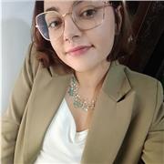 Profesora de especialista en la rama de ciencias en general que adapta las clases al nivel y necesidades de los alumnos